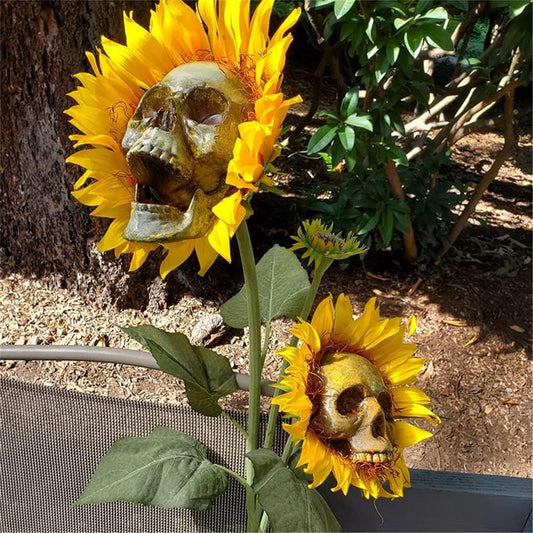 4Pcs Sunflower Skull Flowers Stake, Simulation Sun Flower Skull Art, Skull Flowers Ornament, Creepy Handicraft Decoration for Front Door Halloween Patio Lawn Yard Festival Home Decor
