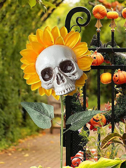 4Pcs Sunflower Skull Flowers Stake, Simulation Sun Flower Skull Art, Skull Flowers Ornament, Creepy Handicraft Decoration for Front Door Halloween Patio Lawn Yard Festival Home Decor