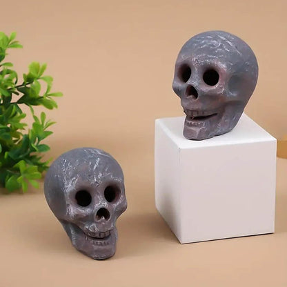 Firepit Skull Fire Logs, Halloween Spooky Pumpkin Ceramics Statue Skull Figurine for Indoor or Outdoor Fireplaces, Skulls Fire Shaped Stones for Fire Pit Bonfire Campfire Fireplaces a 1Pc